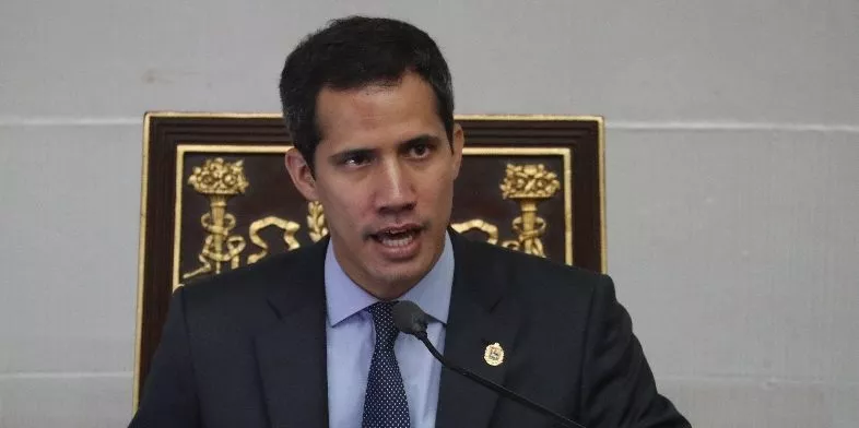 El Parlamento debate la crisis de los servicios públicos en medio de los cortes eléctricos