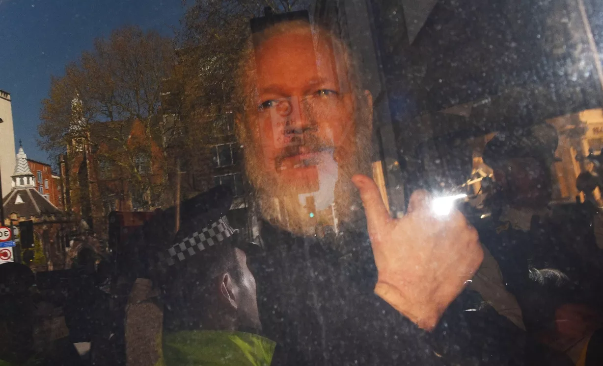 Assange fue detenido por orden de extradición de EE.UU.