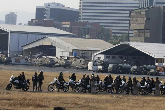 al-menos-un-herido-frente-a-base-militar-donde-guaido-se-levanto-con-soldados