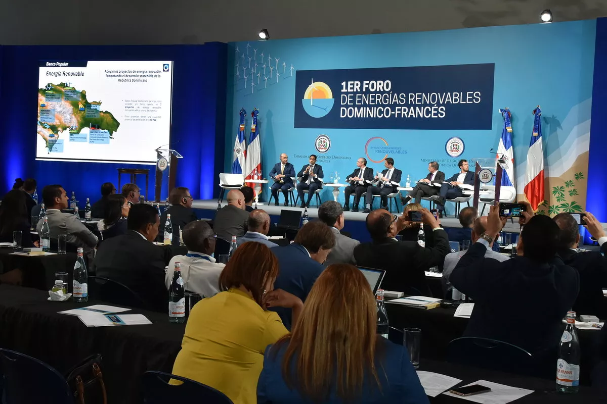 el-primer-foro-de-energia-dominico-frances-cerro-ayer-1
