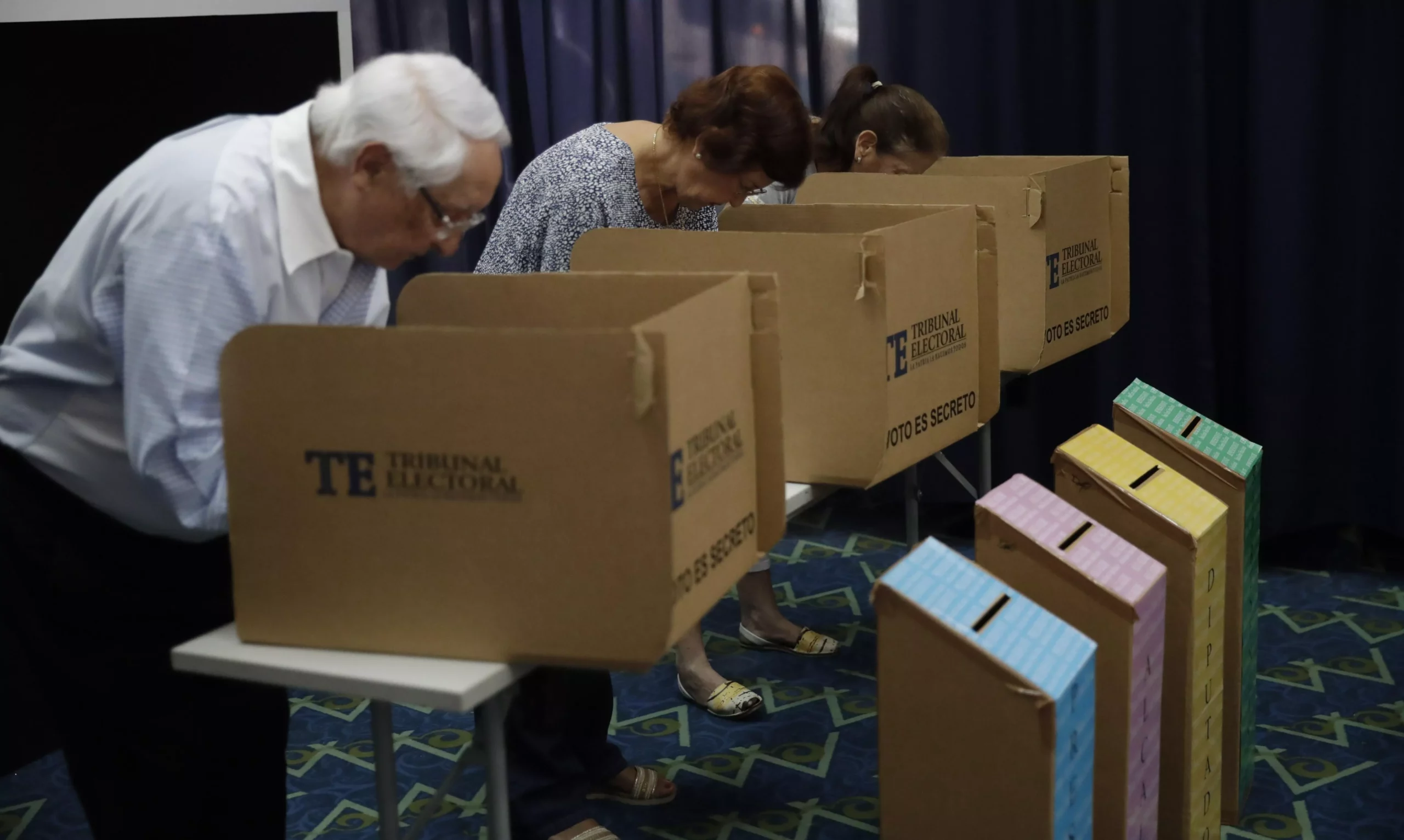Panameños acuden a las urnas puntualmente a renovar sus autoridades