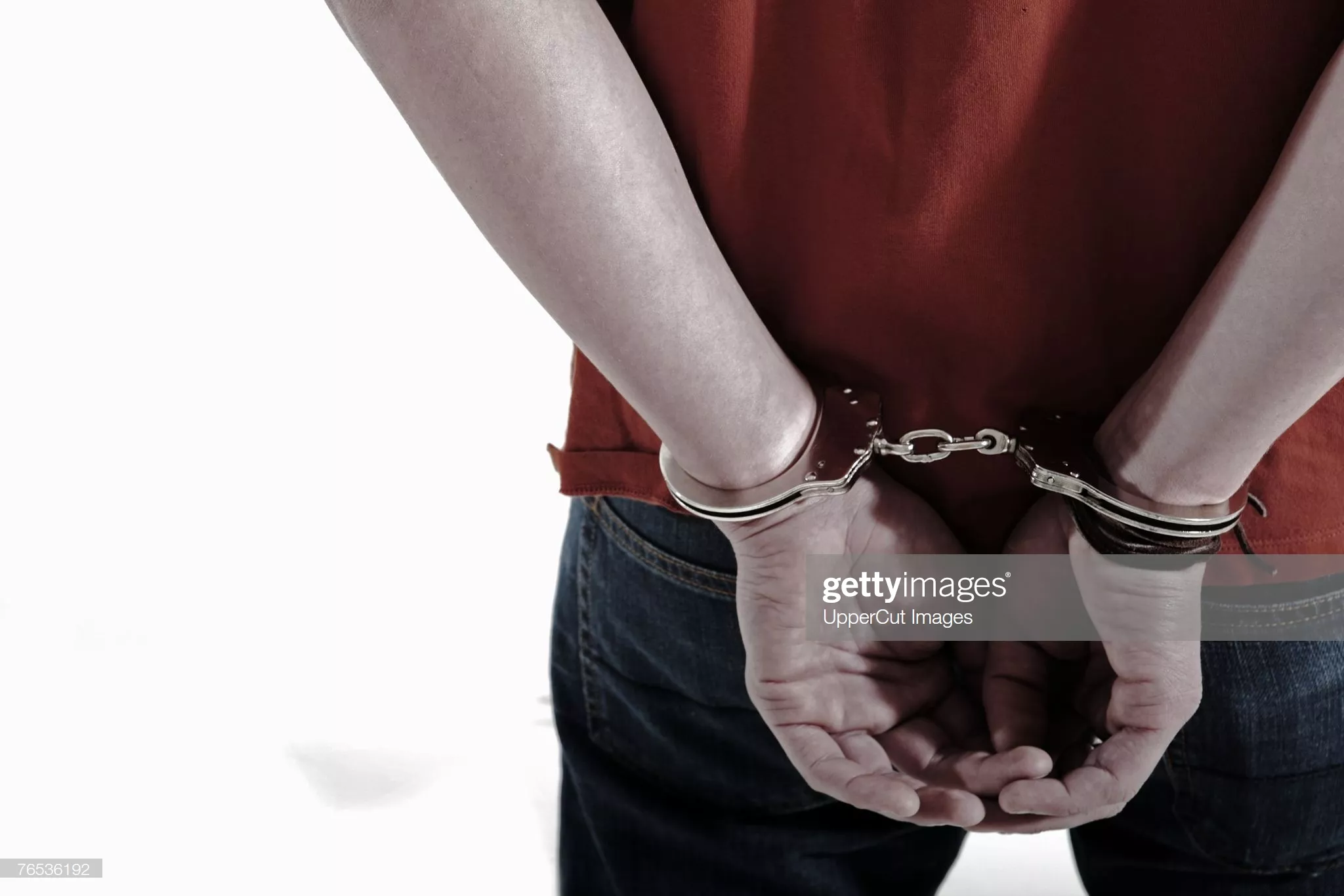 apresado-detenido-preso-delincuente-delincuencia