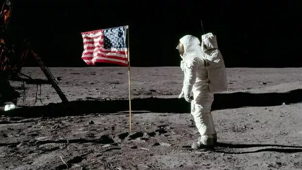 armstrong-gravedad-luna-existente-tierra_cymima20190716_0004_13