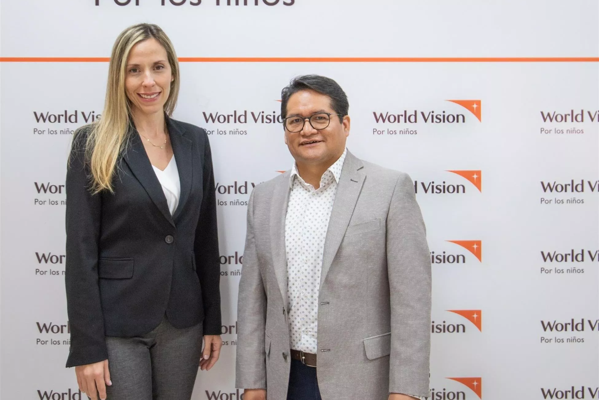 ilonka-herrera-y-juan-carlo-ramirez-directivos-de-world-vision-rep-dom