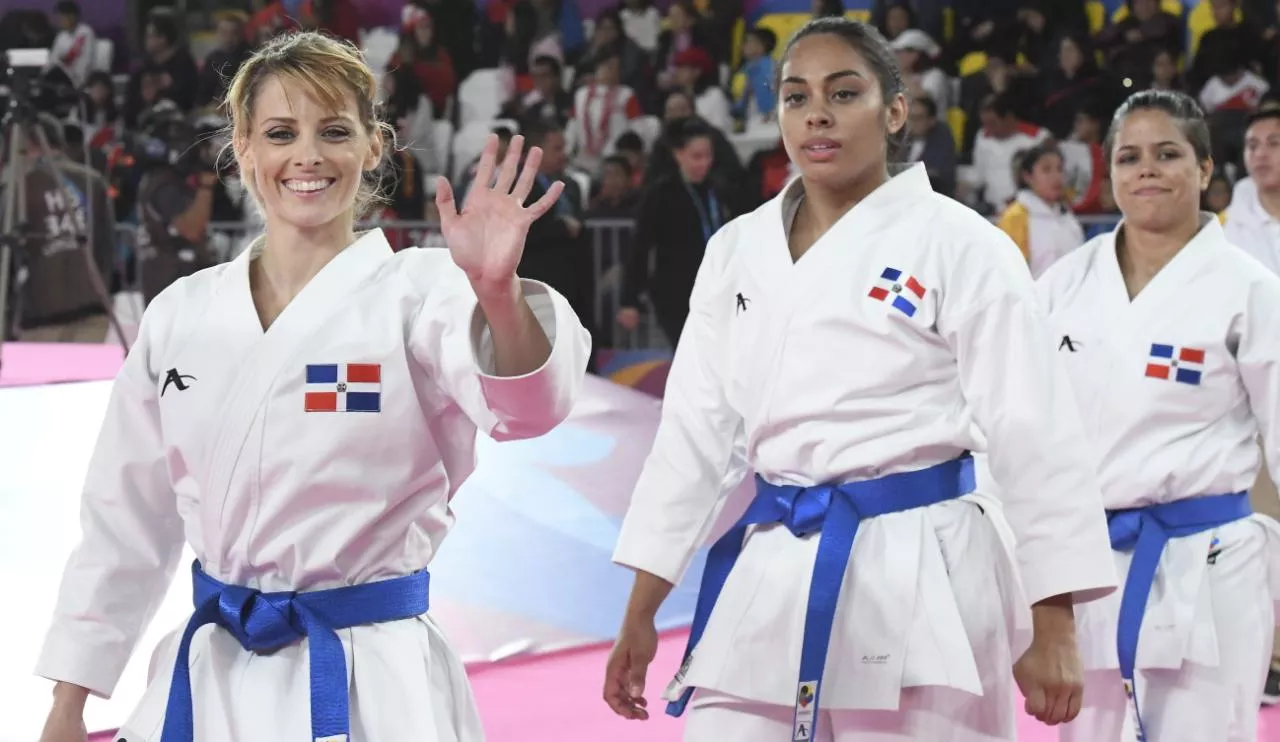 maria-dimitrova-y-las-otras-dos-integrantes-del-equipo-dominicano