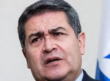 Fiscalía de Nueva York dice que presidente hondureño recibió dinero del Chapo