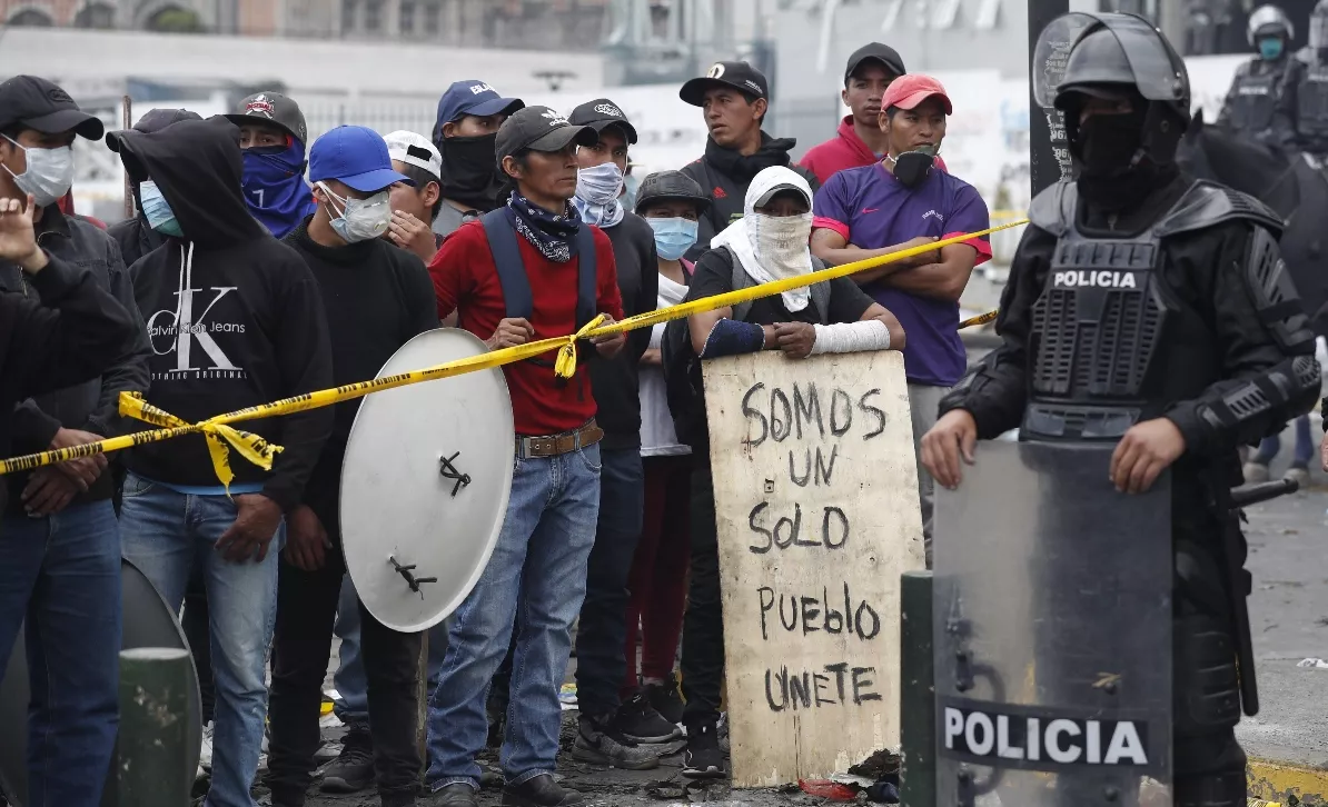 Quito amanece devastada por la huella de las protestas por ajustes económicos
