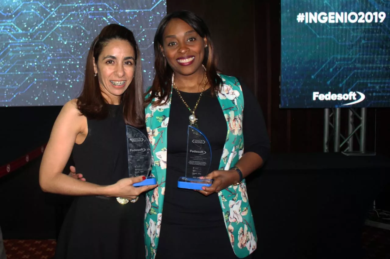 directivas-de-inapa-al-recibir-premio