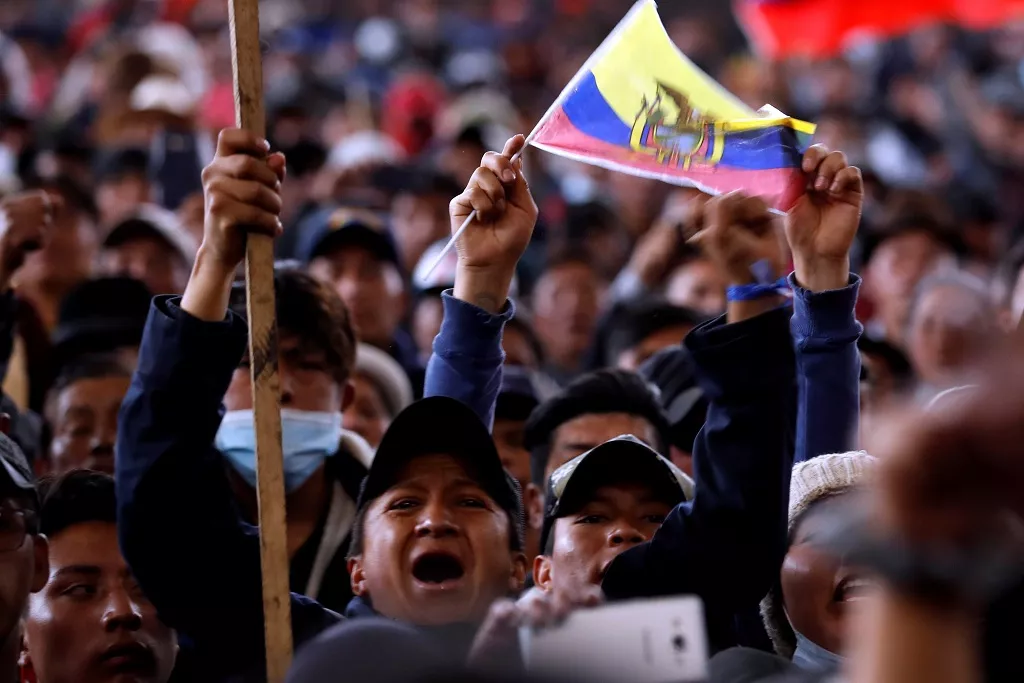 Indígenas llaman a Ejército retirar apoyo a presidente de Ecuador ante crisis