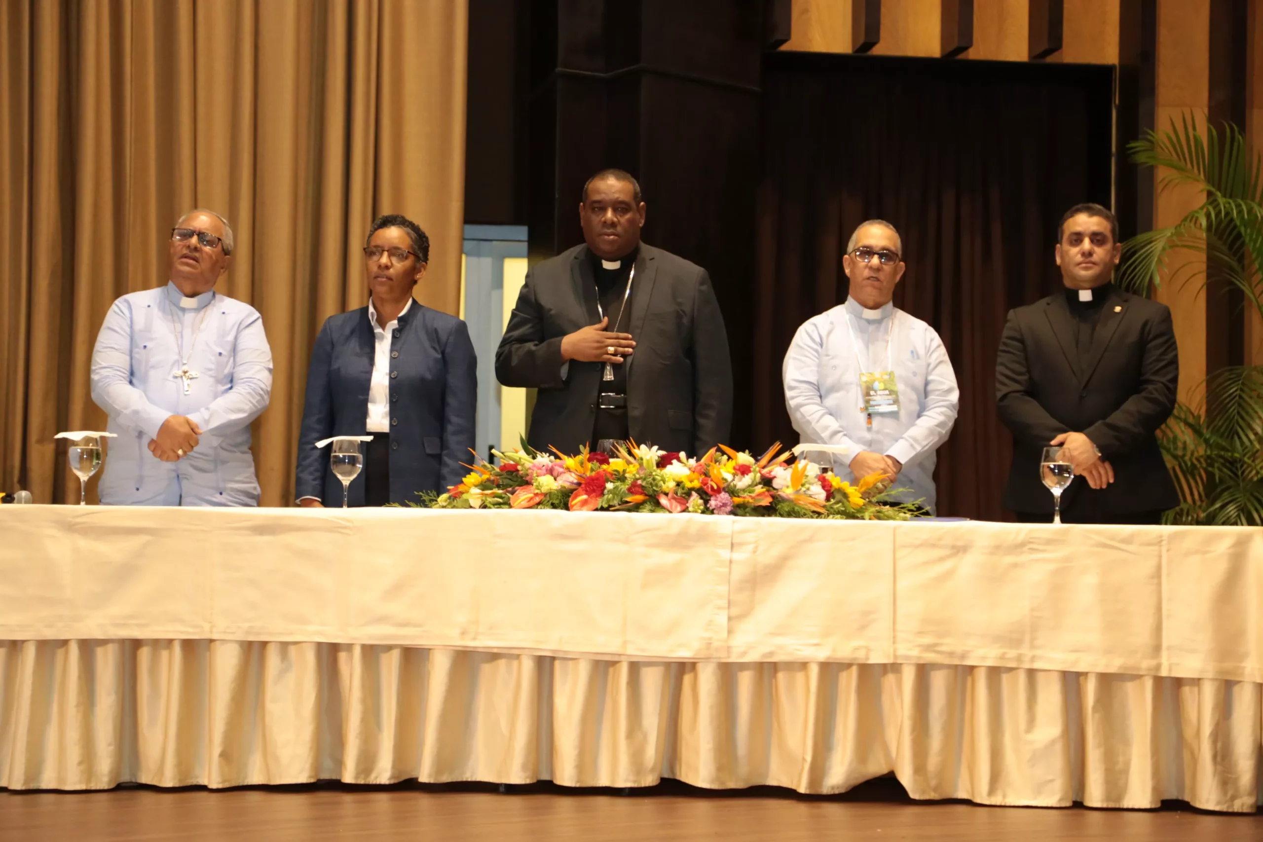 1.- Ramón Benito Angeles, Hermana Angela Cabrera, Jesús Castro Marte, Héctor Rafael Rodriguez y Isaac Garcia de la Cruz.