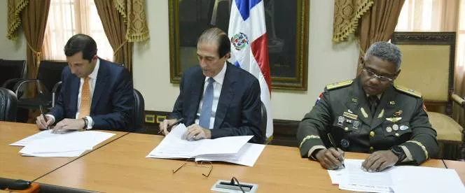 Roberto Herrera, Gustavo Montalvo y el general Vicente Mota Medina