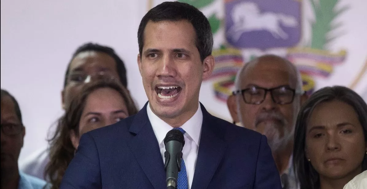 Guaidó intentará el martes entrar al Parlamento de Venezuela como presidente