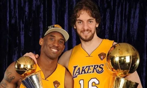 890d32c5-gasol-kobe-bryant-trophies-nba-2-625×375-1