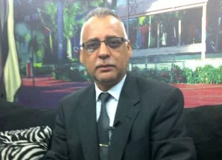DENUNCIAN AGRESIÓN A PERIODISTA CUANDO GRABABA DAÑOS A PLAYA DE SOSÚA CAUSADOS POR FUERTE OLEAJES