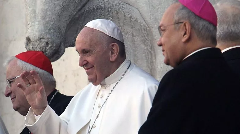 Pope Francis arrives to address conference in Bari
