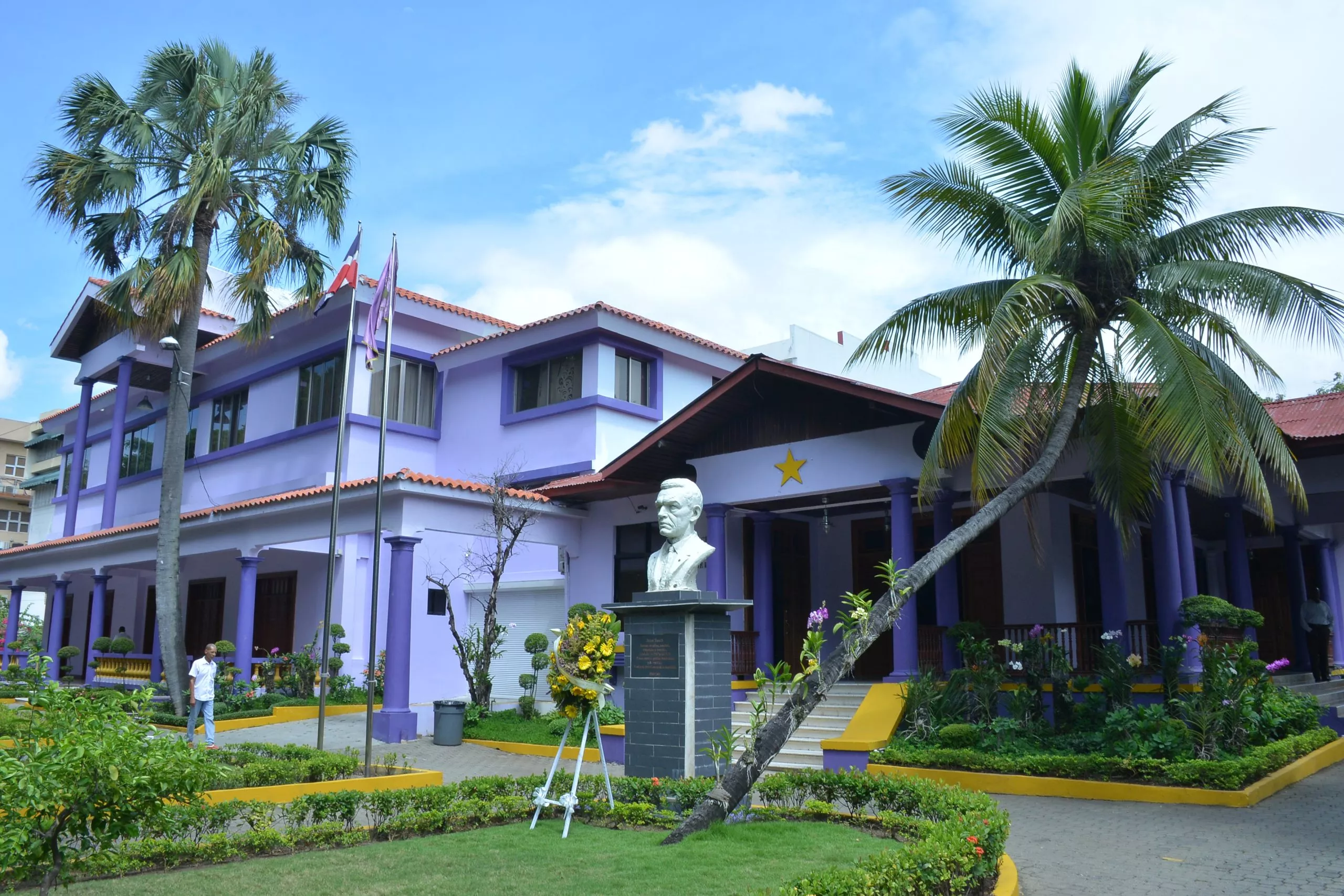 Casa nacional del PLD 1