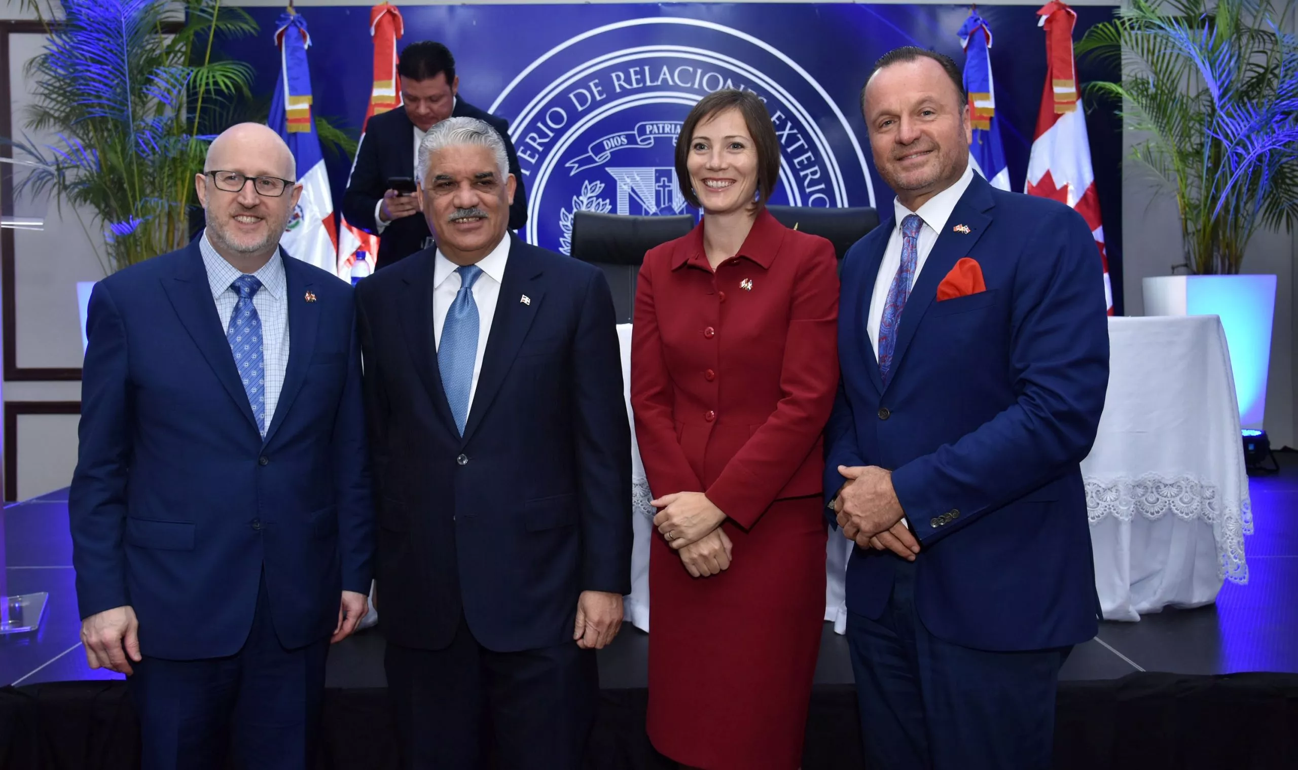 Michael Grant, Miguel Vargas Maldonado, Shauna Hemingway y Gustavo de Hostos.