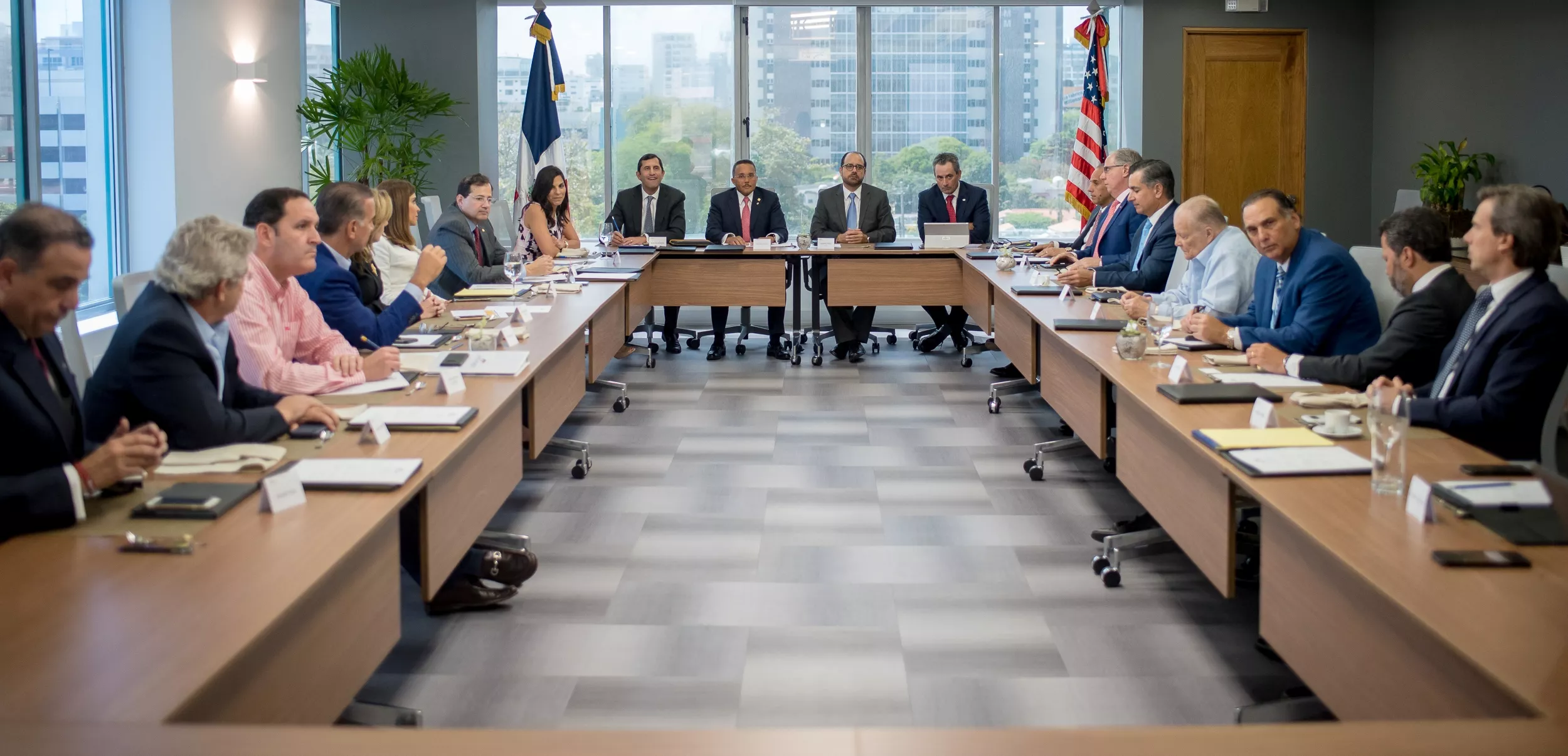 Sesión de trabajo del Consejo Directivo de AMCHAMDR.