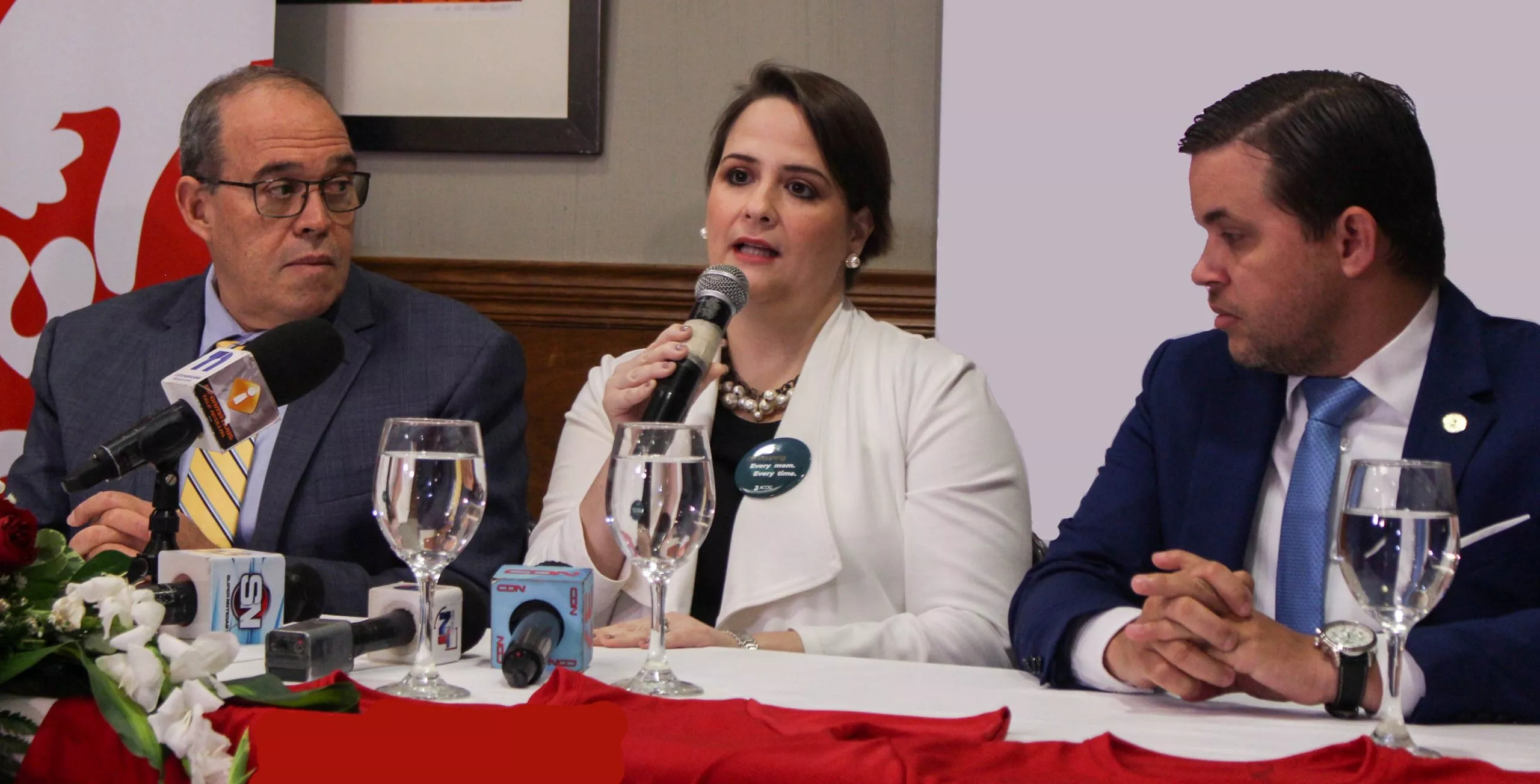 Milcíades Albert, Elisa Fernández de Scheker y Agustín Díaz, miembros comité coordinador del congreso.