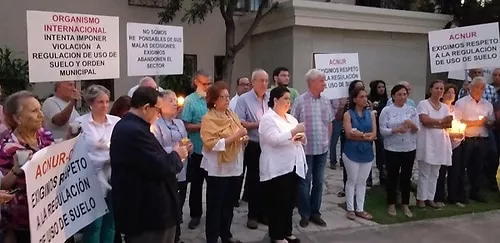 DIRECTIVOS Y MIEMBROS DE LA JUNTA DE VECINOS DE HELIOS DE BELLA VISTA. FOTO DE ARCHIVO