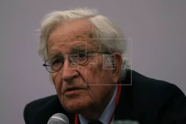 Noam-Chomsky-intelectual
