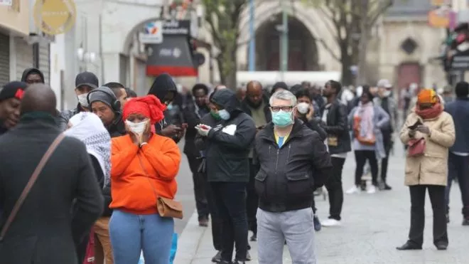 Saint Denis-París-Francia-suburbio-coronavirus