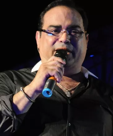 GILBERTO SANTA ROSA