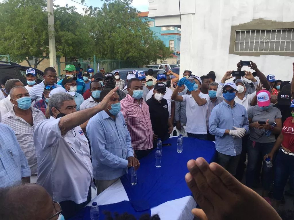 Acto de juramentación de decenas de dirigentes en la provincia Independencia