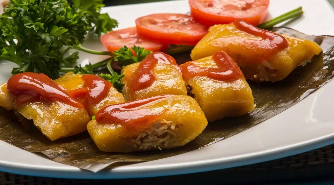 PASTEL EN HOJA YUCA