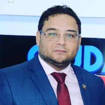 politólogo