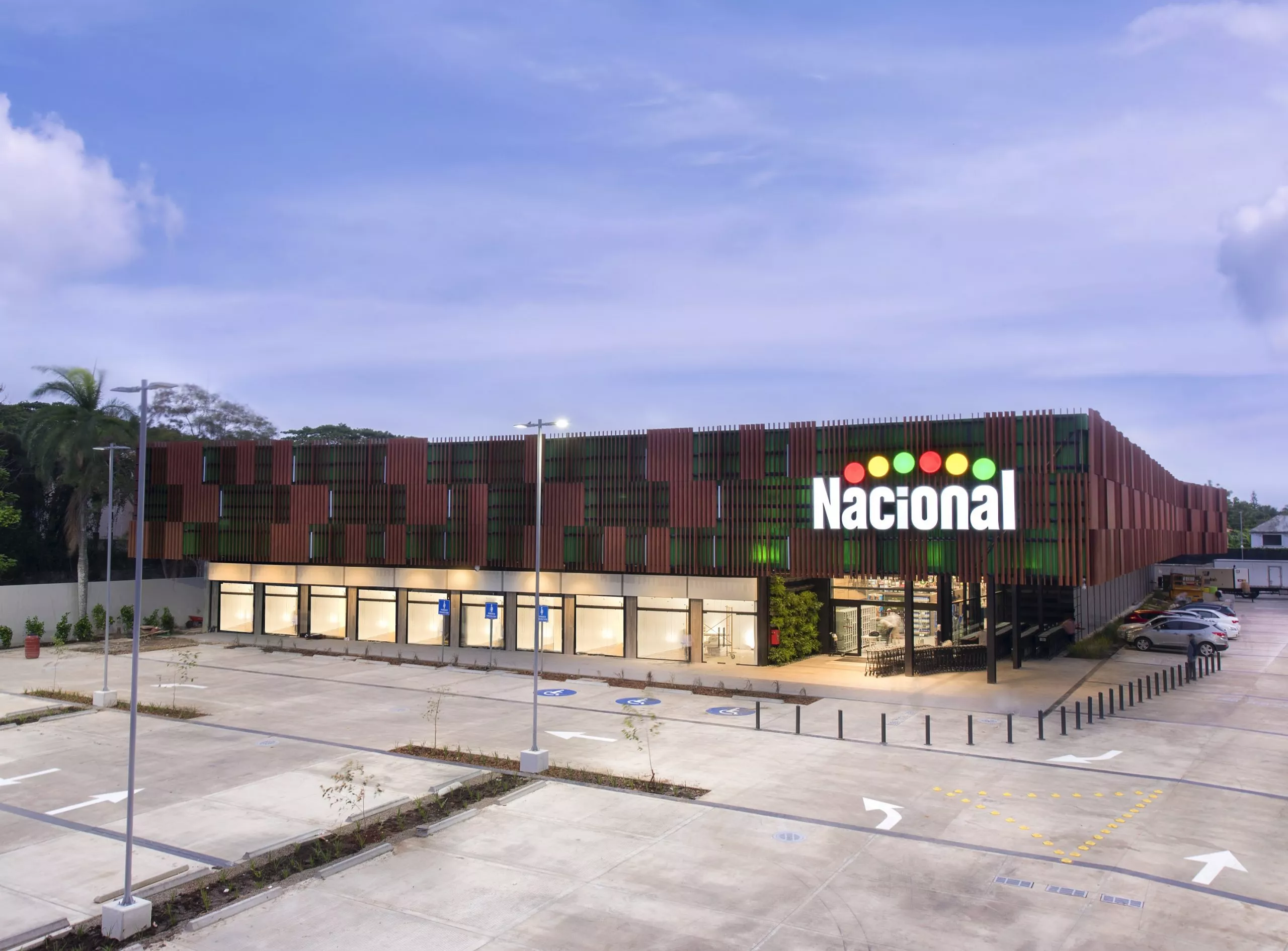 supermercado EL NACIONAL-SANTIAGO