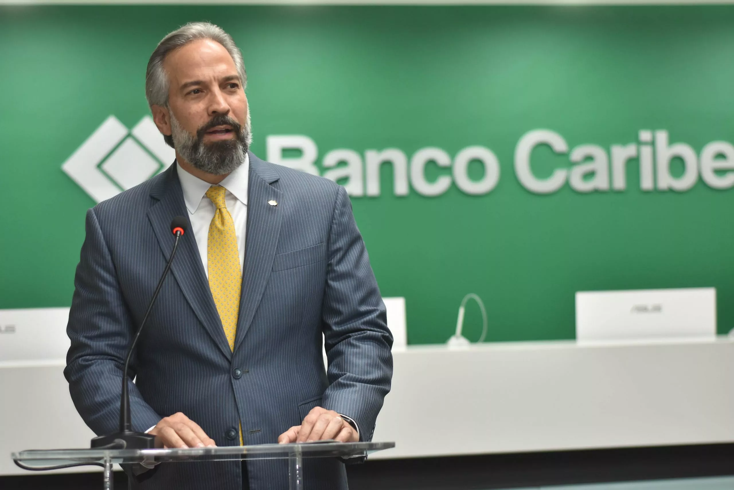 Foto 1, Dennis Simó Álvarez, presidente ejecutivo de Banco Caribe.