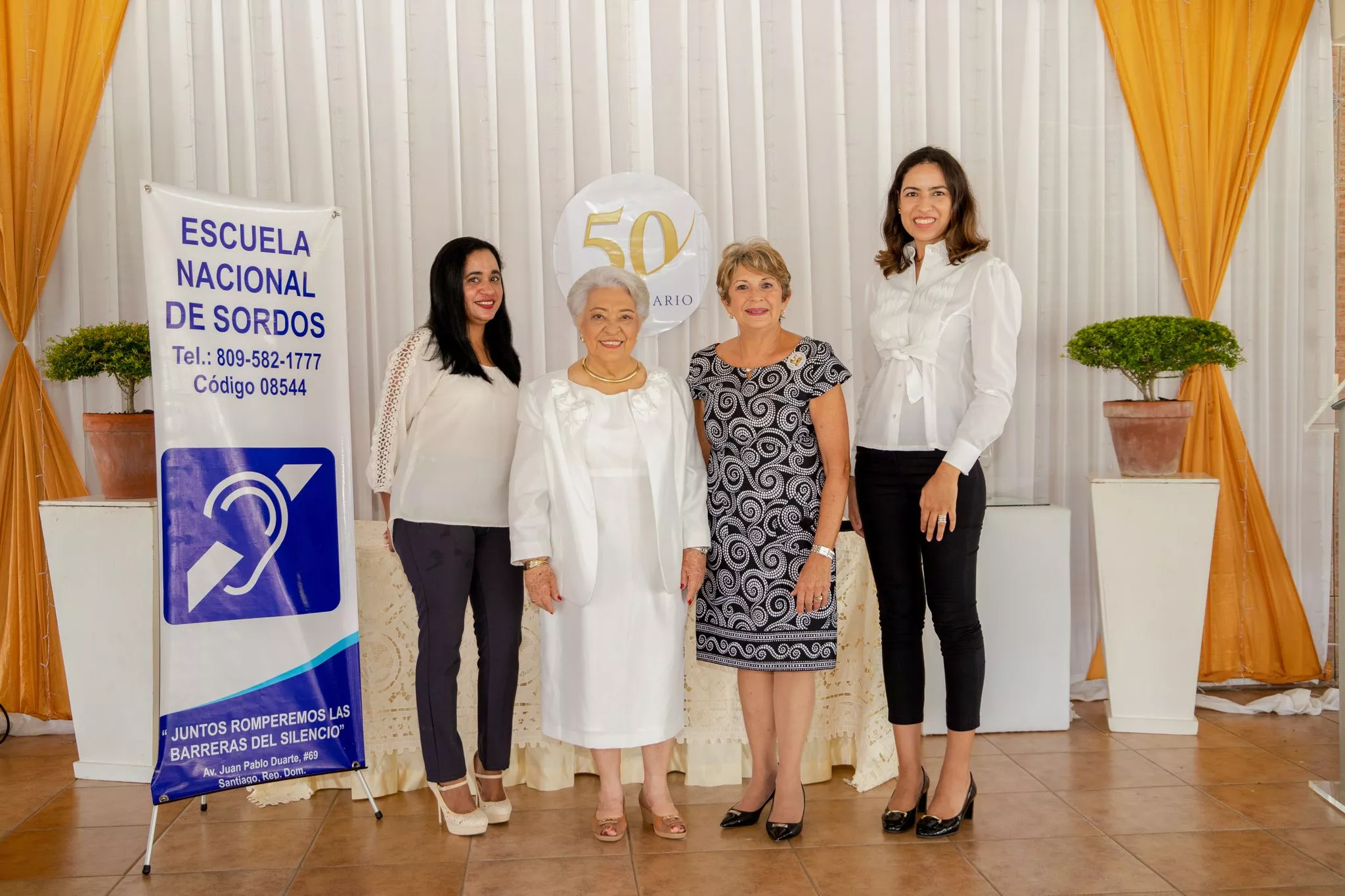 2. Angelina Pérez, Norma Almonte de Espinal, Myrna Brugal de Jana y Melany Rodríguez