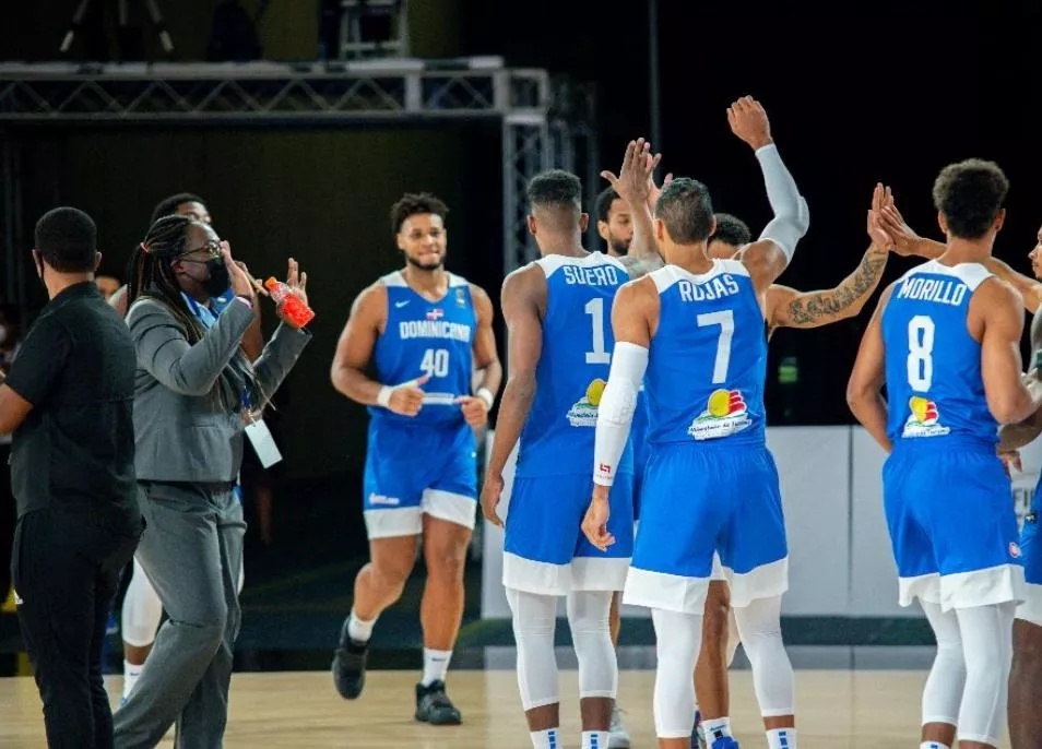 Jugadores se saludan