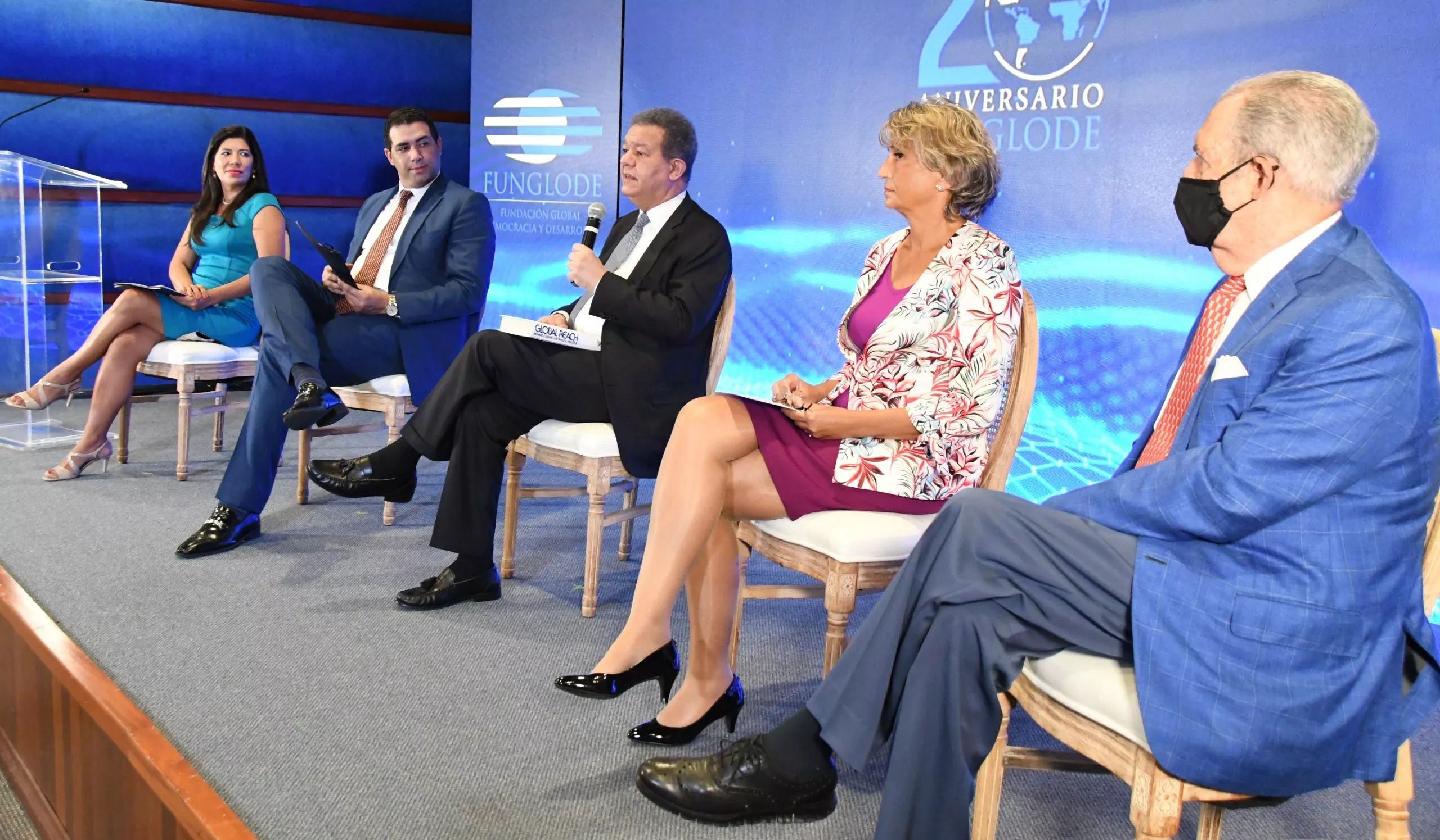 Yamile Eusebio, Marco Herrera, Leonel Fernández, Natasha Despotic y Luis Manuel Bonetti