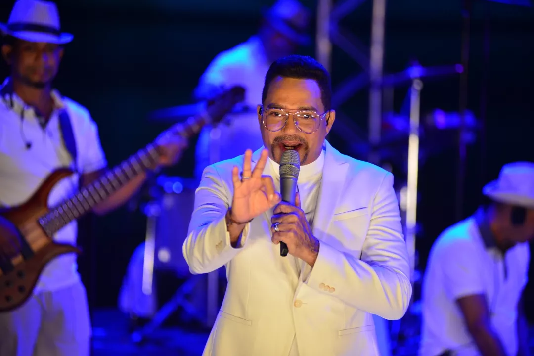 frank reyes en concierto cap cana 4