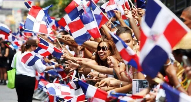 Dominicanos NY escuchan advertencias COVID-19 y rompen protocolo sanitario