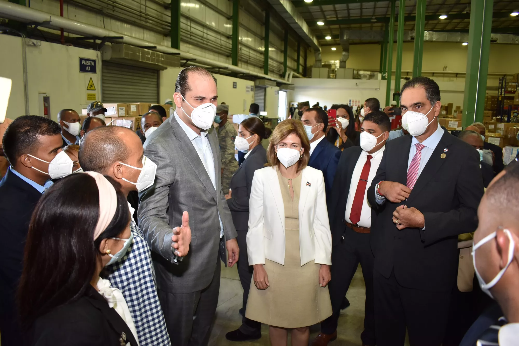 Gabinete de Salud en el almacén de Promese Cal (1)