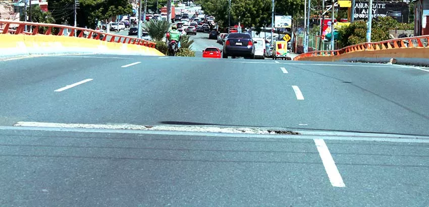 Puente de la avenida Duarte en el Quinto Centenario
