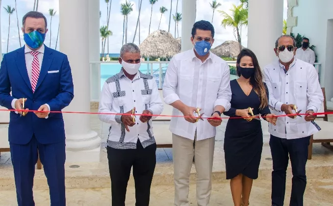 Santiago Rivera, Santiago Paulino, David Collado, Adriane Romero y Ernesto Veloz.