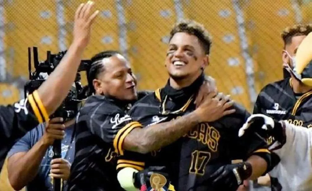 Aguilas