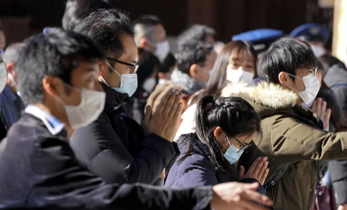 People make first shrine visit to Meiji Shrine for the New Year in Tokyo
