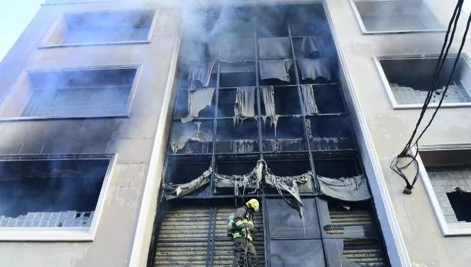 Incendio fabrica de papel en Villa Juana