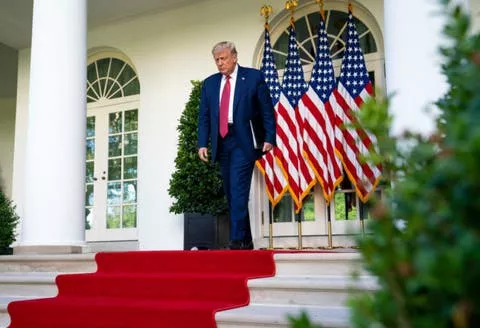 Trump-22-696×476