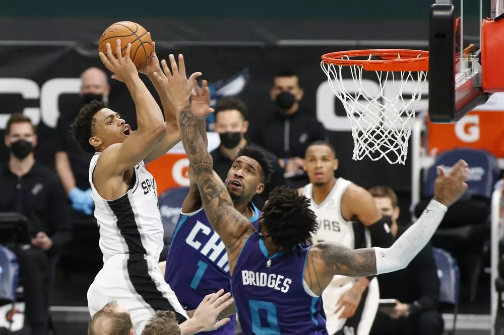El alero de los San Antonio Spurs,