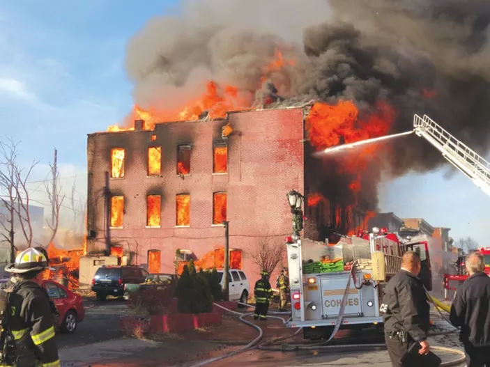 Explosión en área residen dominicanos en El Bronx deja 9 heridos_ dos de gravedad