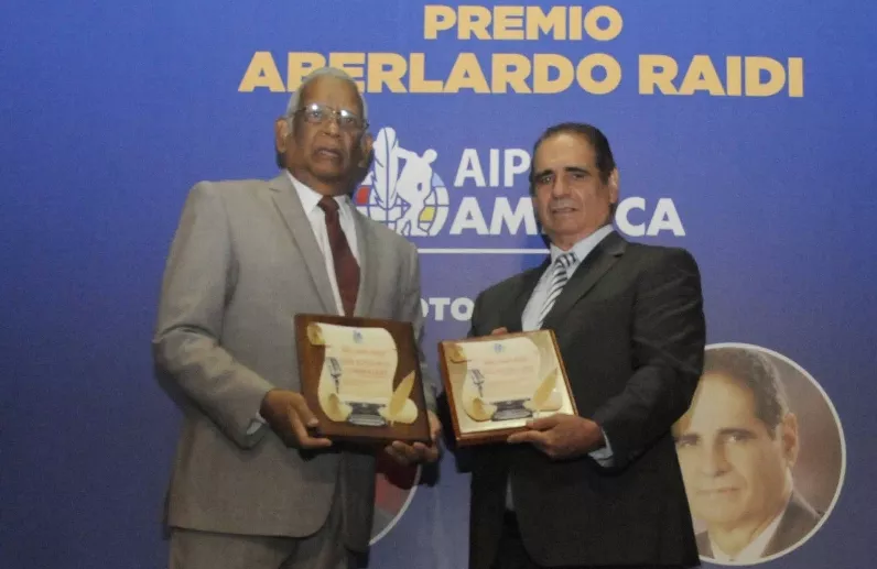 Roosevelt Comarazamy y Héctor Cruz