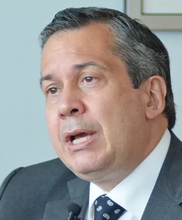 Orlando Jorge Mera, ministro de  Medio Ambiente.