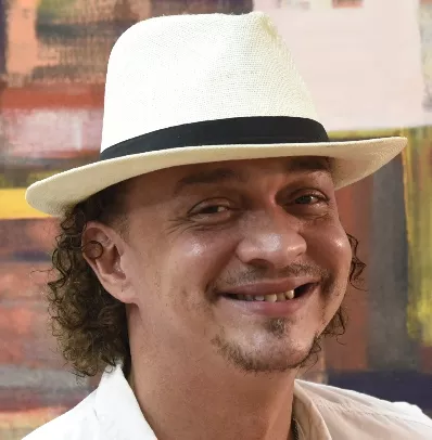 Mikusy Montana.