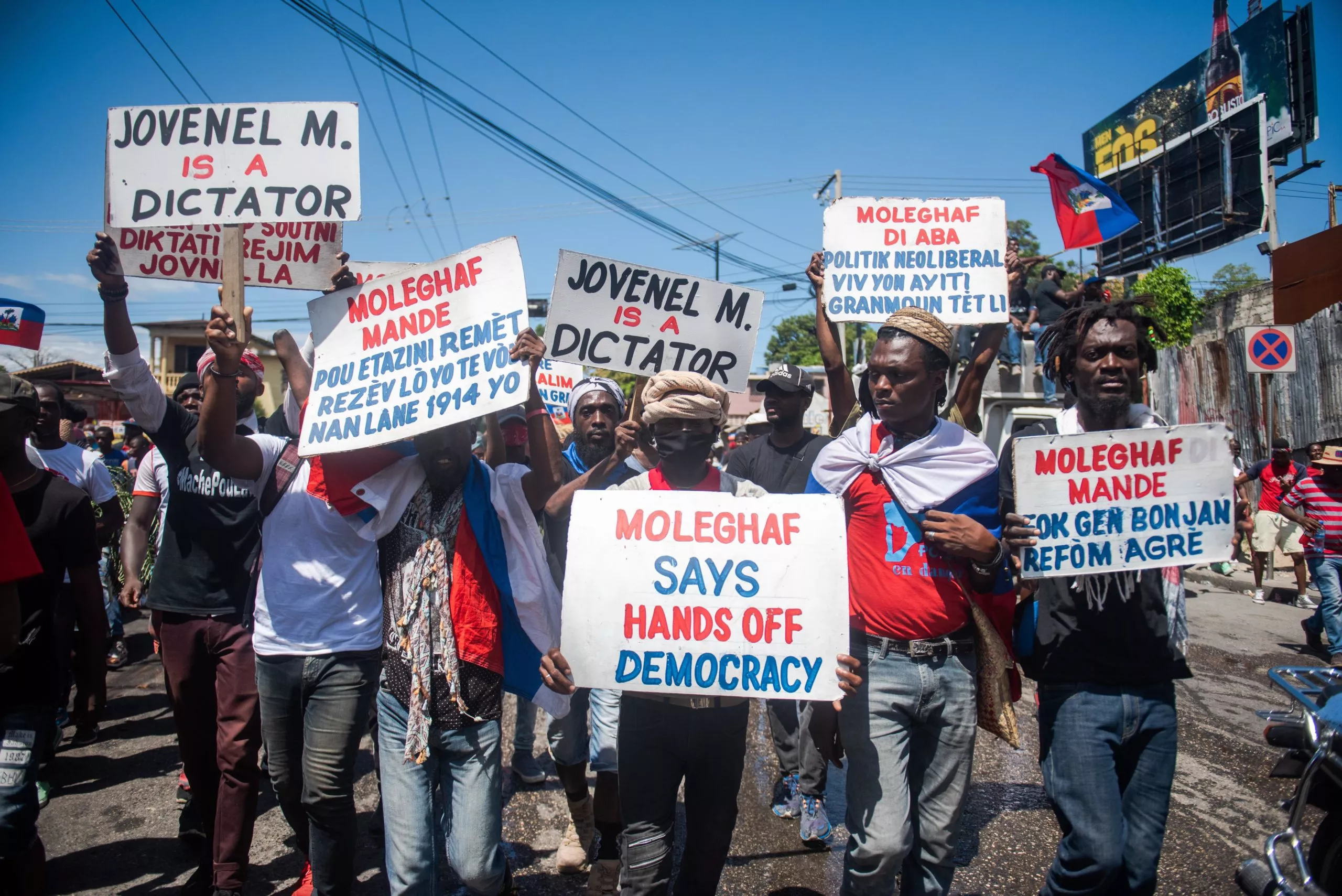 Miles de haitianos rechazan en las calles la Constitución que promueve Moise